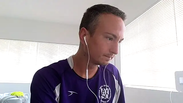 Snapshot of TheDaddy005 chatting on 04.01.26 TheDaddy005 online show from 04.01.26