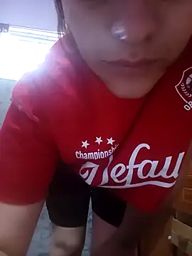 Snapshot of Putitaa34 chatting on 12.05.25 Putitaa34 online show from 12.05.25