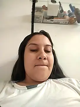 Snapshot of esmeralda_jadees chatting on 04.22.26 esmeralda jadees online show from 04.22.26