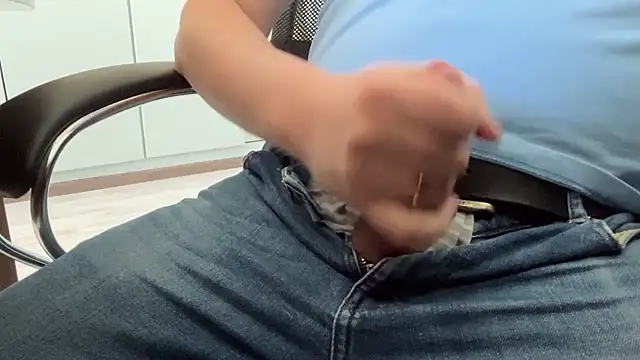 Artur17cmm online show from 03.18.25