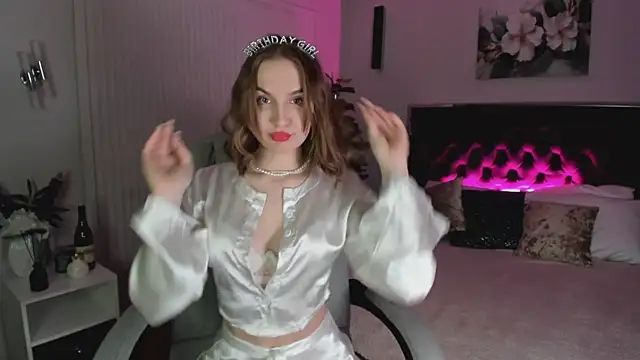  Vikky Moon  online show from 03.19.25