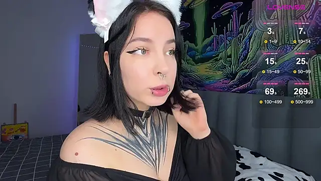 Snapshot of yourvodka chatting on 09.26.25 yourvodka online show from 09.26.25