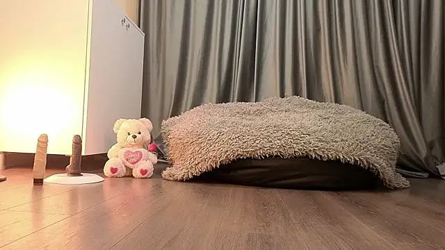 SunnyGlow online show from 11.08.25