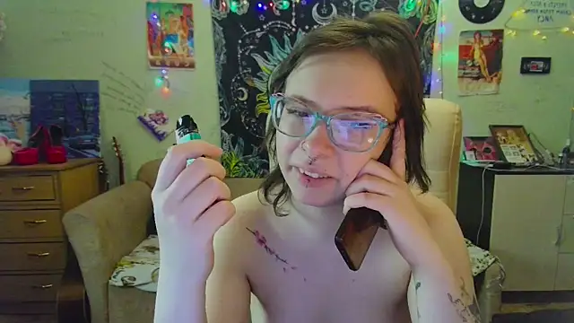 Snapshot of Lil_foxxx chatting on 03.22.25 Lil foxxx online show from 03.22.25