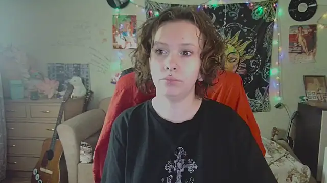 Snapshot of Lil_foxxx chatting on 09.23.25 Lil foxxx online show from 09.23.25