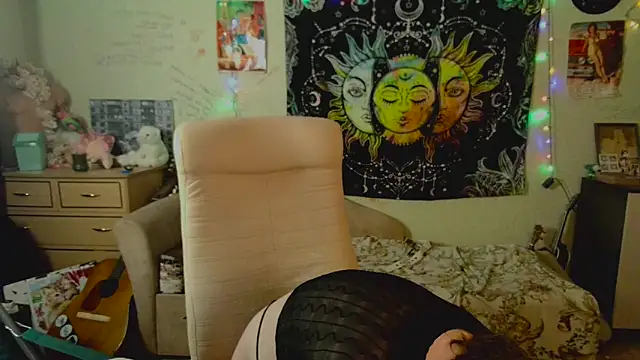 Snapshot of Lil_foxxx chatting on 09.26.25 Lil foxxx online show from 09.26.25