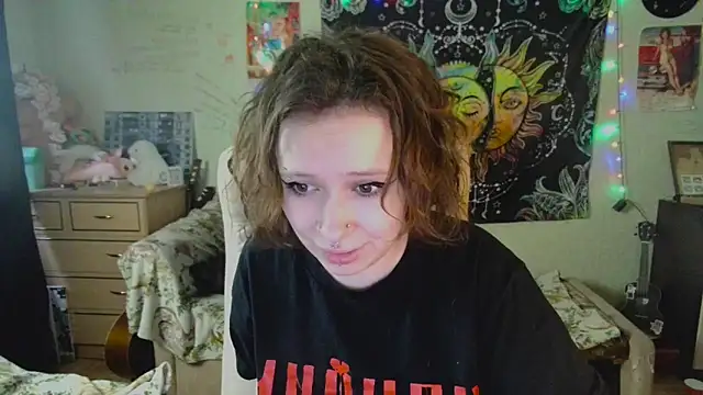 Snapshot of Lil_foxxx chatting on 10.07.25 Lil foxxx online show from 10.07.25