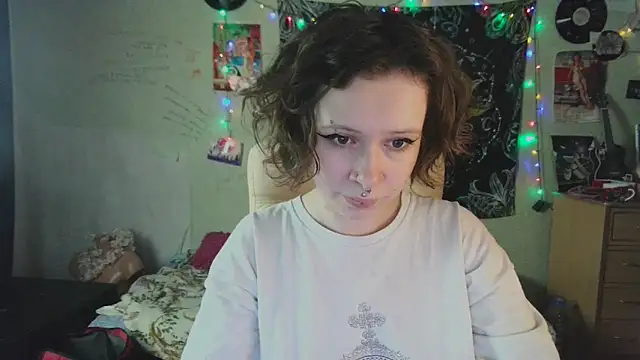 Snapshot of Lil_foxxx chatting on 10.18.25 Lil foxxx online show from 10.18.25