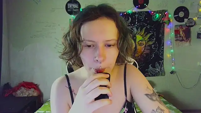 Snapshot of Lil_foxxx chatting on 11.15.25 Lil foxxx online show from 11.15.25