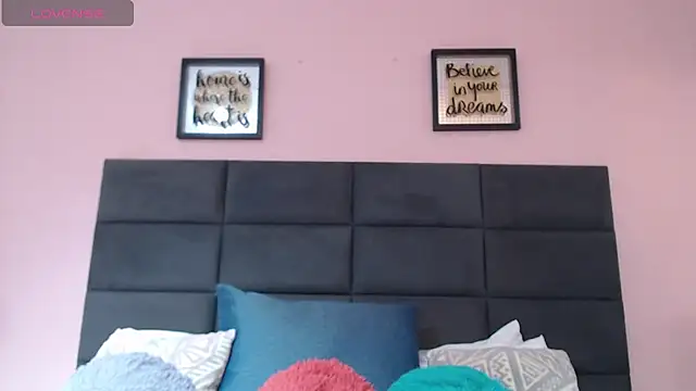 SophiaQueens online show from 09.20.25