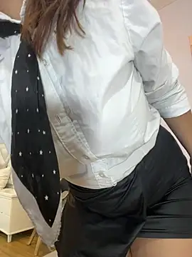 Snapshot of SophiaQueens chatting on 06.29.26 SophiaQueens online show from 06.29.26