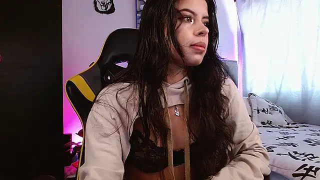 Snapshot of Bear-Mel chatting on 10.23.25 Bear-Mel online show from 10.23.25