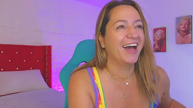 Snapshot of weet_Evans___ chatting on 10.22.25 weet Evans online show from 10.22.25