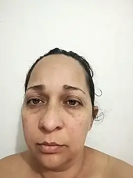 Snapshot of xxx_luluu chatting on 09.22.25 xxx luluu online show from 09.22.25