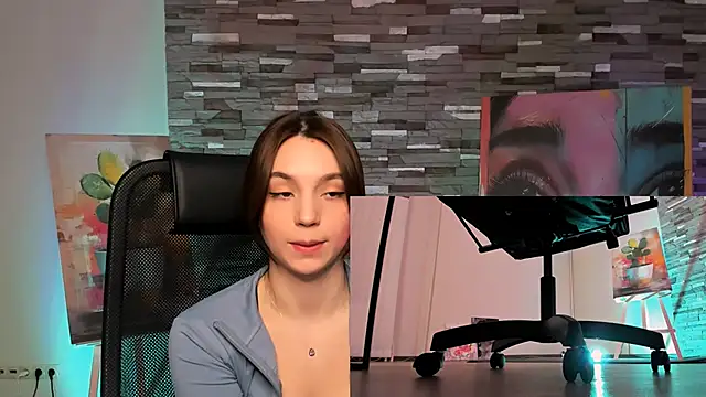 Snapshot of OlgaPetrova chatting on 03.14.25 OlgaPetrova online show from 03.14.25