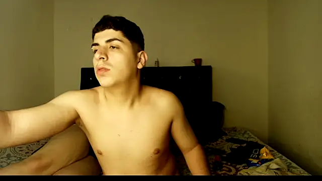 Snapshot of Kymberlyandlucas2 chatting on 11.11.25 Kymberlyandlucas2 online show from 11.11.25