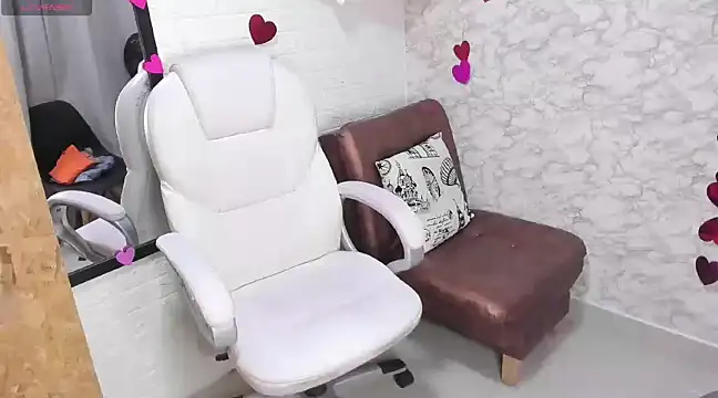 Snapshot of goldilockss15 chatting on 03.08.25 goldilockss15 online show from 03.08.25