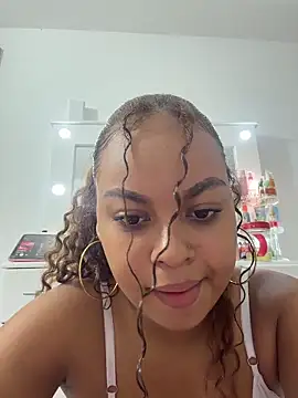 Snapshot of AlesiaCooper chatting on 04.19.26 AlesiaCooper online show from 04.19.26