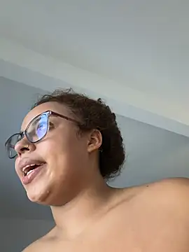 Snapshot of AlesiaCooper chatting on 05.06.26 AlesiaCooper online show from 05.06.26