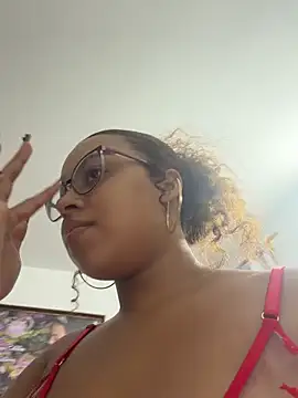 Snapshot of AlesiaCooper chatting on 05.26.26 AlesiaCooper online show from 05.26.26