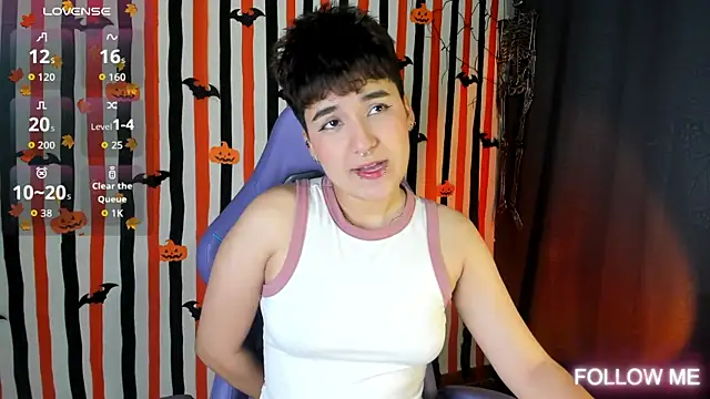 emma cute7 online show from 10.17.25