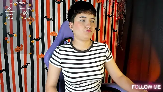 emma cute7 online show from 10.18.25