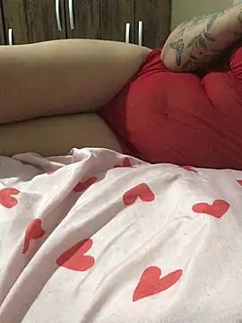 Snapshot of babyluzzy chatting on 02.12.26 babyluzzy online show from 02.12.26