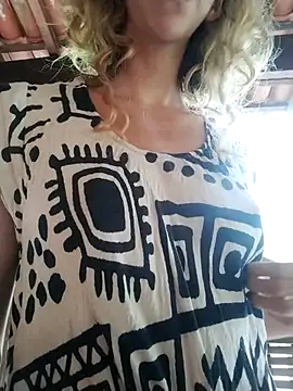 Snapshot of Shankiti chatting on 03.17.25 Shankiti online show from 03.17.25