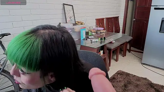 freyaa sorcerees online show from 10.29.25