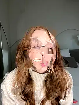 Snapshot of MiraBliss chatting on 11.14.25 MiraBliss online show from 11.14.25