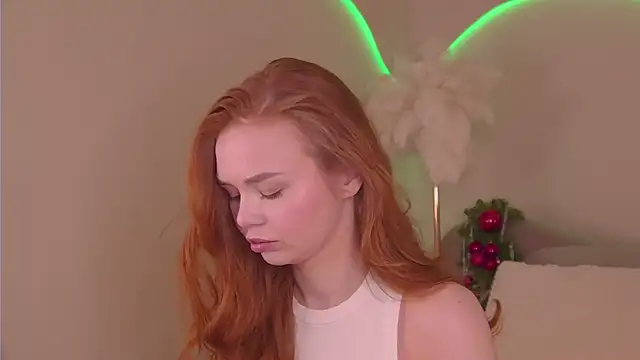 Snapshot of MiraBliss chatting on 12.16.25 MiraBliss online show from 12.16.25