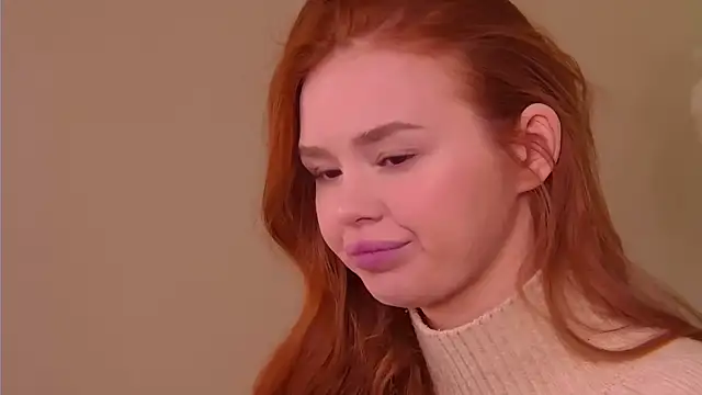 Snapshot of MiraBliss chatting on 12.20.25 MiraBliss online show from 12.20.25