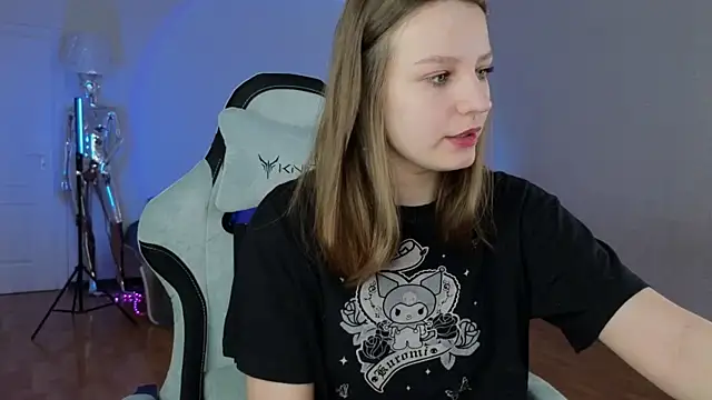 Snapshot of monicaerotic chatting on 03.22.25 monicaerotic online show from 03.22.25