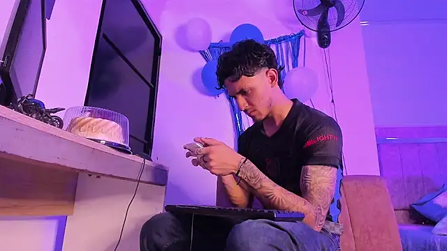 Snapshot of Zayn_kane chatting on 09.20.25 Zayn kane online show from 09.20.25