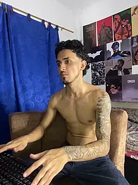 Snapshot of Zayn_kane chatting on 10.21.25 Zayn kane online show from 10.21.25