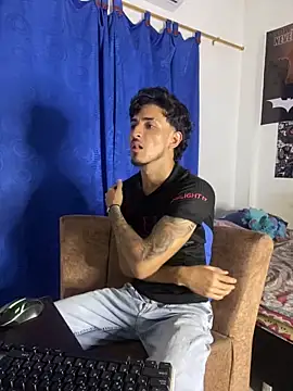 Snapshot of Zayn_kane chatting on 11.16.25 Zayn kane online show from 11.16.25