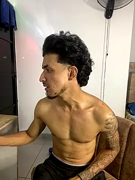 Snapshot of Zayn_kane chatting on 11.23.25 Zayn kane online show from 11.23.25