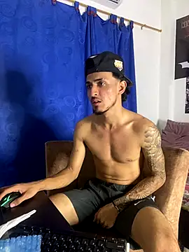 Snapshot of Zayn_kane chatting on 11.25.25 Zayn kane online show from 11.25.25