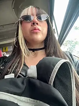 Snapshot of VictoriaGerard_Pink chatting on 09.23.25 VictoriaGerard Pink online show from 09.23.25