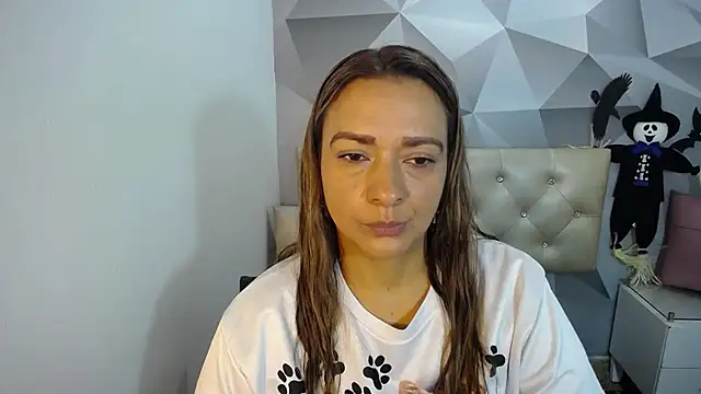 Milf-Prettyboobs online show from 10.31.25