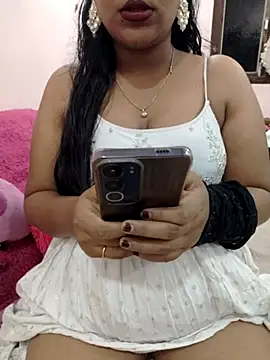 Snapshot of priya_00143 chatting on 04.17.26 priya 00143 online show from 04.17.26