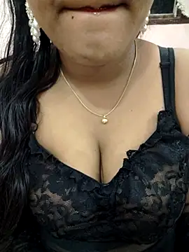 Snapshot of priya_00143 chatting on 05.08.26 priya 00143 online show from 05.08.26