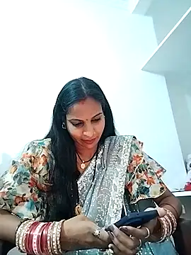 Hotty-Nidhi online show from 03.19.25