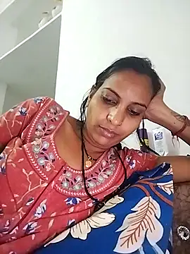 Hotty-Nidhi online show from 03.23.25