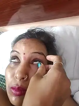 Hotty-Nidhi online show from 10.24.25