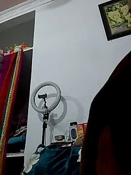 Hotty-Nidhi online show from 11.30.25