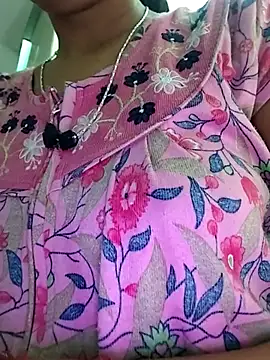 Snapshot of Hotty-Nidhi chatting on 03.04.26 Hotty-Nidhi online show from 03.04.26