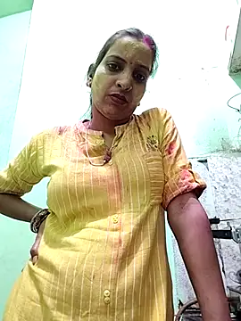 Snapshot of Hotty-Nidhi chatting on 03.04.26 Hotty-Nidhi online show from 03.04.26