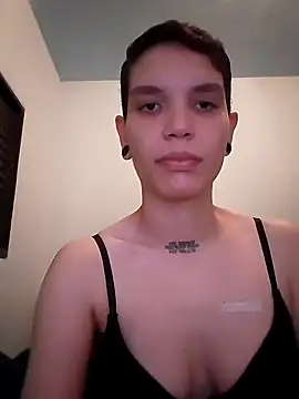 Snapshot of edi999 chatting on 10.13.25 edi999 online show from 10.13.25