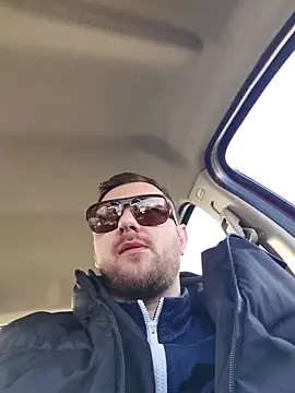 Snapshot of hugedickedd chatting on 02.14.26 hugedickedd online show from 02.14.26